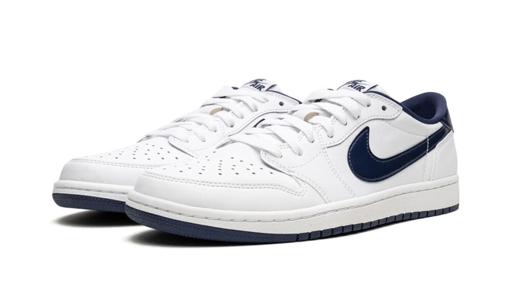 Air Jordan 1 Retro Low OG "Midnight Navy" 705329-106